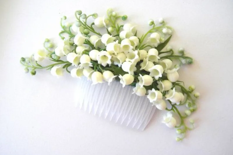 Peineta personalizada para novia con flores y diseño elegante